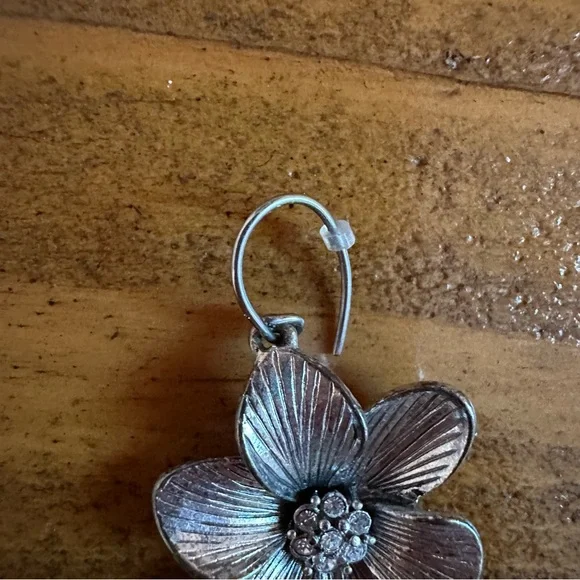 Fossil Silver Colored Floral Earrings - Picture 5 of 6